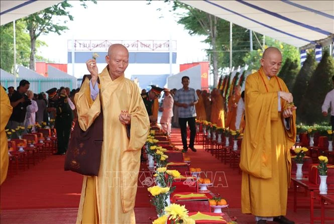 Đón 158 hài cốt liệt sĩ quân tình nguyện, chuyên gia Việt Nam hy sinh tại Campuchia về nước Đón 158 hài cốt liệt sĩ quân tình nguyện, chuyên gia Việt Nam hy sinh tại Campuchia về nước