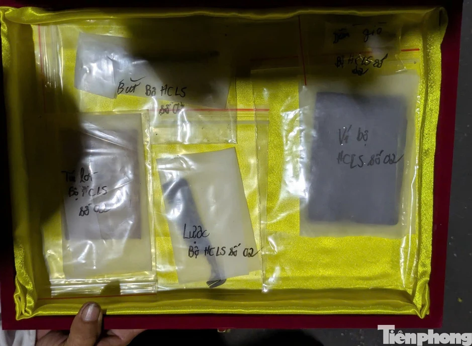 Đón di vật liệt sĩ Huỳnh Văn Quên sau gần 60 năm chờ đợi , xúc động và ý nghĩa Đón di vật liệt sĩ Huỳnh Văn Quên sau gần 60 năm chờ đợi , xúc động và ý nghĩa