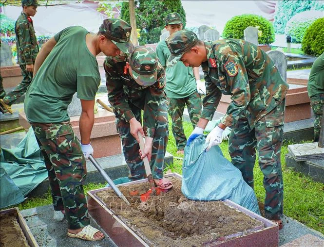 Dồn sức hoàn thành lấy mẫu ADN các hài cốt liệt sĩ trước ngày 30/9 Dồn sức hoàn thành lấy mẫu ADN các hài cốt liệt sĩ trước ngày 30/9