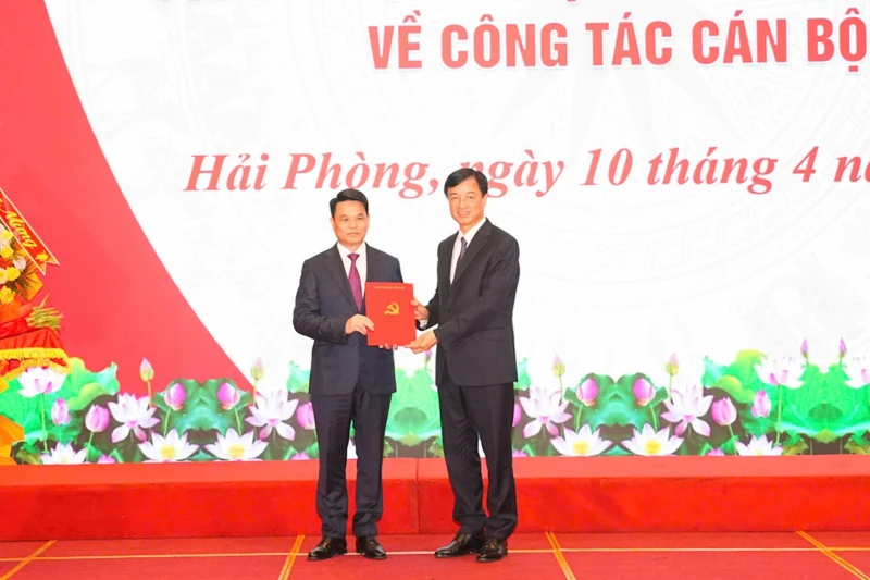 Đồng chí Lê Ngọc Châu giữ chức Bí thư Thành ủy Hải Phòng Đồng chí Lê Ngọc Châu giữ chức Bí thư Thành ủy Hải Phòng