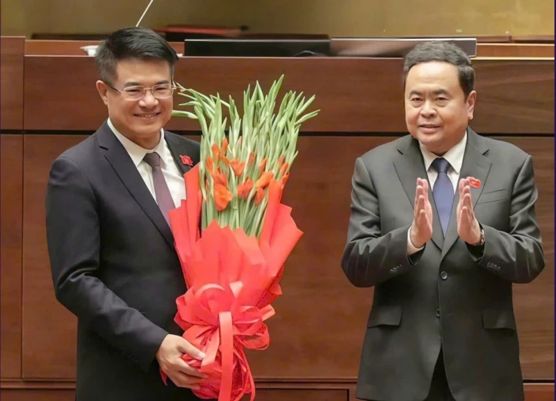 Đồng chí Nguyễn Huy Tiến tiếp tục được Quốc hội bầu giữ chức Viện trưởng Viện Kiểm sát nhân dân tối cao Đồng chí Nguyễn Huy Tiến tiếp tục được Quốc hội bầu giữ chức Viện trưởng Viện Kiểm sát nhân dân tối cao