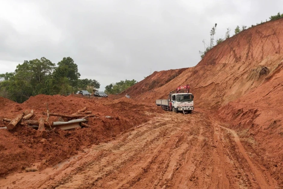 Đóng đèo Gia Bắc trên tuyến Phan Thiết đi Đà Lạt để khắc phục sạt lở Đóng đèo Gia Bắc trên tuyến Phan Thiết đi Đà Lạt để khắc phục sạt lở