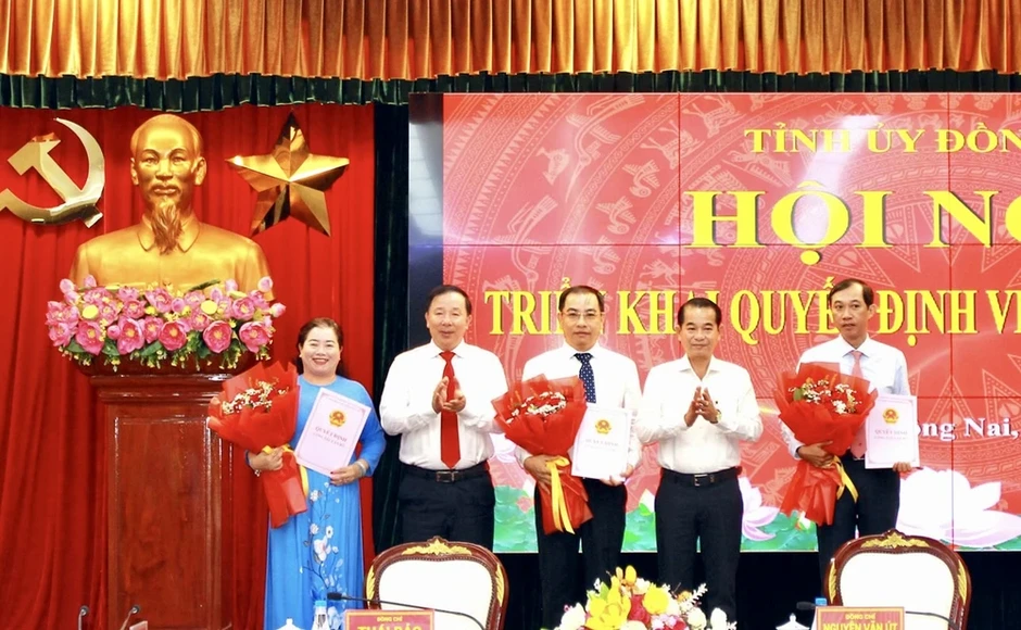 Đồng Nai công bố nhiều quyết định quan trọng về công tác cán bộ Đồng Nai công bố nhiều quyết định quan trọng về công tác cán bộ