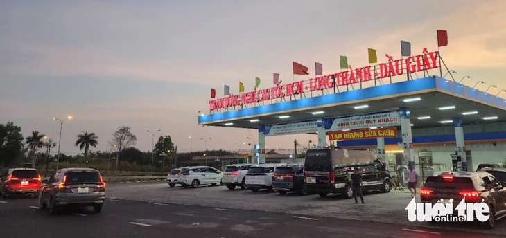 Đồng Nai đề nghị tòa sớm xử tranh chấp để khôi phục cây xăng trên cao tốc TP.HCM - Long Thành Đồng Nai đề nghị tòa sớm xử tranh chấp để khôi phục cây xăng trên cao tốc TP.HCM - Long Thành