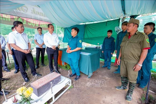 Động viên lực lượng lấy mẫu ADN tại Nghĩa trang liệt sĩ Đồi 82 Động viên lực lượng lấy mẫu ADN tại Nghĩa trang liệt sĩ Đồi 82