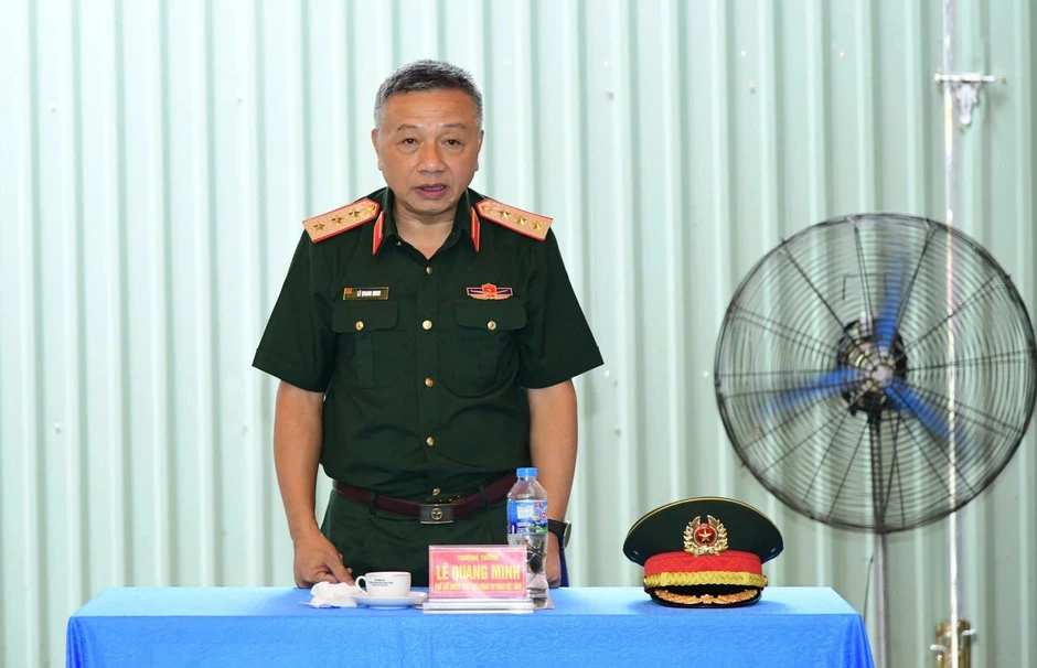Động viên lực lượng quy tập hài cốt liệt sỹ tại Công viên Lê Thị Riêng Động viên lực lượng quy tập hài cốt liệt sỹ tại Công viên Lê Thị Riêng