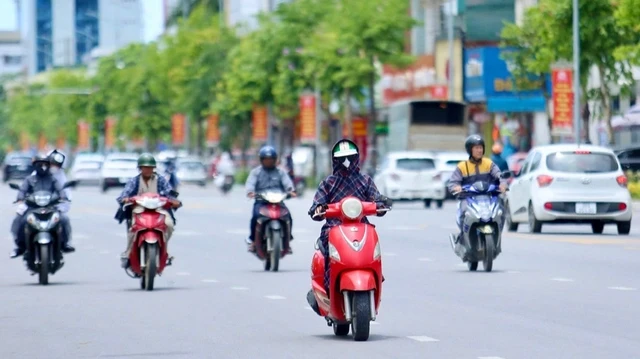 Đợt nắng nóng mới ở miền Bắc sẽ kéo dài đến khi nào? Đợt nắng nóng mới ở miền Bắc sẽ kéo dài đến khi nào?