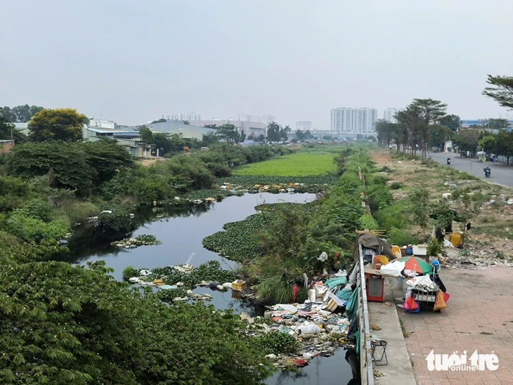 Dự án kênh Tham Lương - Bến Cát chậm tiến độ: Có nhà thầu yếu kém, thiếu bãi đổ đất Dự án kênh Tham Lương - Bến Cát chậm tiến độ: Có nhà thầu yếu kém, thiếu bãi đổ đất