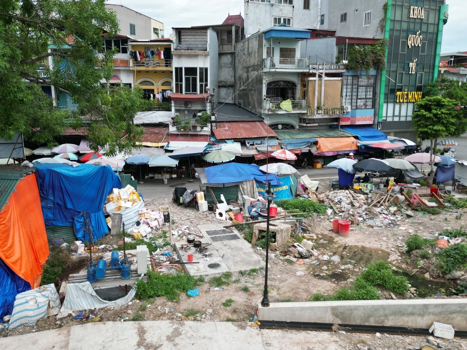 Dự án 700 tỷ đồng hai bờ sông Vân "đứng hình", nhếch nhác Dự án 700 tỷ đồng hai bờ sông Vân "đứng hình", nhếch nhác