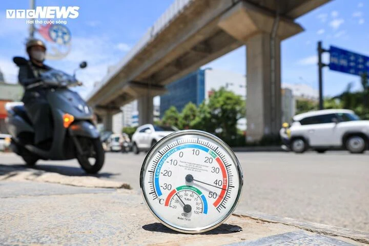 Dự báo thời tiết 13/8: Miền Bắc và miền Trung nắng nóng gay gắt trên 37°C Dự báo thời tiết 13/8: Miền Bắc và miền Trung nắng nóng gay gắt trên 37°C