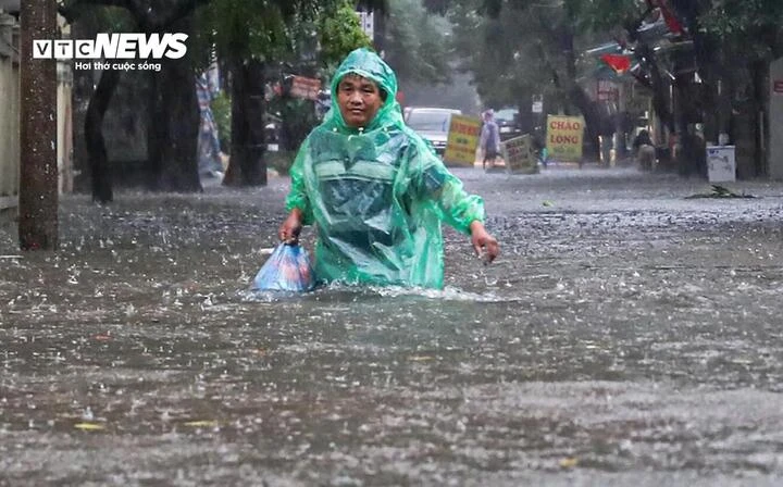 Dự báo thời tiết 30/6: Mưa lớn bao trùm, miền Bắc nguy cơ sạt lở và ngập lụt