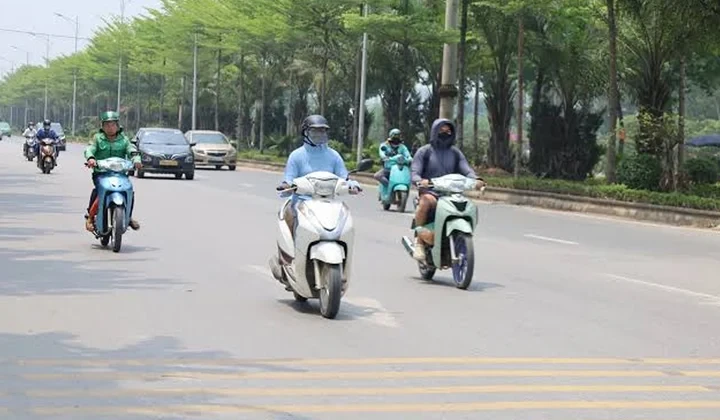 Dự báo thời tiết Hà Nội hôm nay 18/7: Ngày nắng 35℃, chiều tối mưa dông Dự báo thời tiết Hà Nội hôm nay 18/7: Ngày nắng 35℃, chiều tối mưa dông