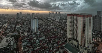 Dự báo thời tiết ngày 1/4: Miền Bắc mát mẻ, đề phòng dông lốc và mưa đá