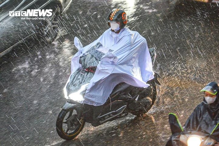 Dự báo thời tiết ngày 20/4: Miền Bắc mưa rào và dông, miền Nam nắng nóng cục bộ Dự báo thời tiết ngày 20/4: Miền Bắc mưa rào và dông, miền Nam nắng nóng cục bộ