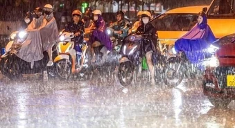 Dự báo thời tiết ngày mai 20/8: Hà Nội tiếp tục mưa dông