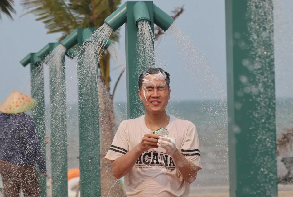 Du khách phàn nàn về dịch vụ tắm tráng, phường Cửa Lò lên tiếng Du khách phàn nàn về dịch vụ tắm tráng, phường Cửa Lò lên tiếng