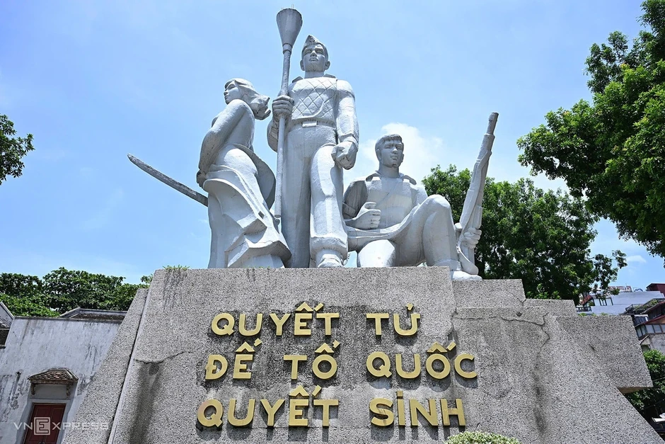Dự kiến di dời tượng đài Quyết tử để Tổ quốc quyết sinh về Bộ Tư lệnh Thủ đô Dự kiến di dời tượng đài Quyết tử để Tổ quốc quyết sinh về Bộ Tư lệnh Thủ đô