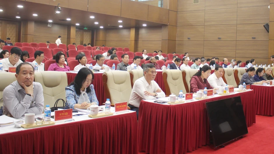 Dự kiến số lượng nhân sự Uỷ ban Trung ương Mặt trận Tổ quốc Việt Nam khoá mới Dự kiến số lượng nhân sự Uỷ ban Trung ương Mặt trận Tổ quốc Việt Nam khoá mới
