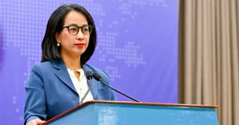 Đưa 48 người sống sót vụ chìm tàu Khôi Nguyên 18 về đất liền an toàn