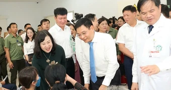Đưa bệnh viện tuyến cuối đến gần người dân