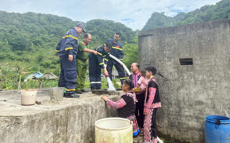Đưa nước sạch lên xã vùng cao Pà Cò
