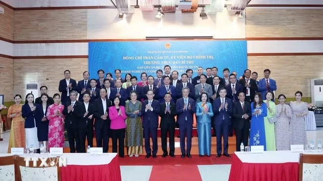 Đưa quan hệ láng giềng hữu nghị giữa Việt Nam, Lào và Campuchia phát triển lên tầm cao mới Đưa quan hệ láng giềng hữu nghị giữa Việt Nam, Lào và Campuchia phát triển lên tầm cao mới