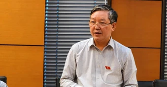 Đừng để nông dân mất bến đỗ sinh kế vì các dự án "gom đất" thương mại