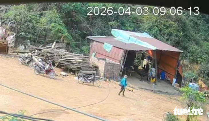 Dùng flycam tìm người đàn ông mất tích trong rừng Dùng flycam tìm người đàn ông mất tích trong rừng