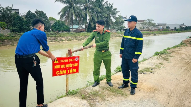 Dựng lá chắn an toàn cho học sinh Dựng lá chắn an toàn cho học sinh