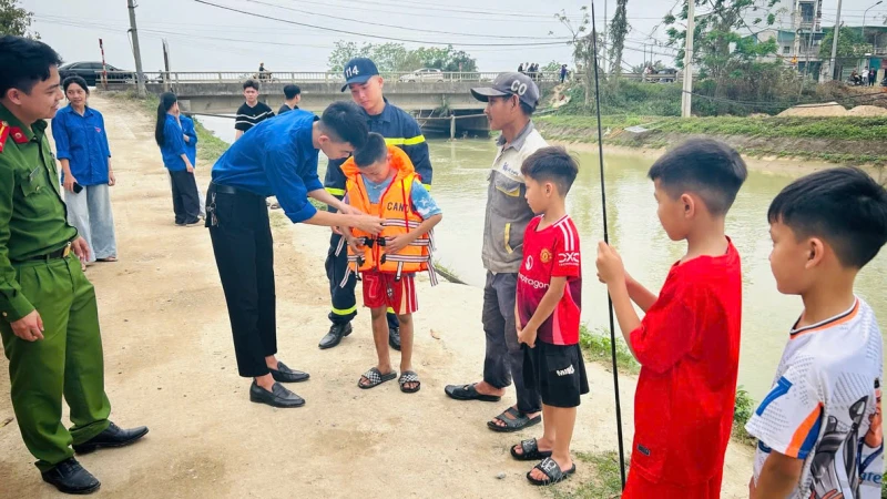 Dựng lá chắn an toàn cho học sinh Dựng lá chắn an toàn cho học sinh