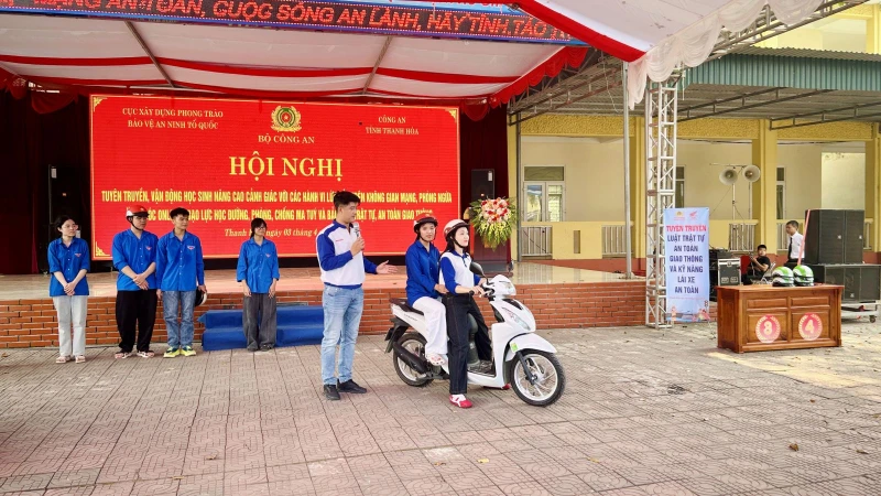 Dựng lá chắn an toàn cho học sinh Dựng lá chắn an toàn cho học sinh