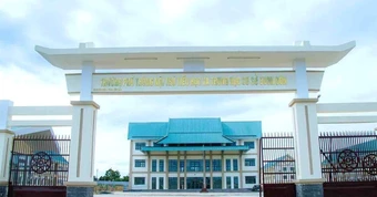 Đường đến trường gần 20km, 27 học sinh Buôn Đôn xin học tại buôn