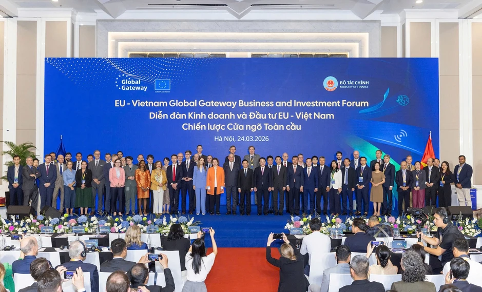 EU đầu tư hơn nửa tỷ euro vào năng lượng sạch, giao thông bền vững ở Việt Nam
