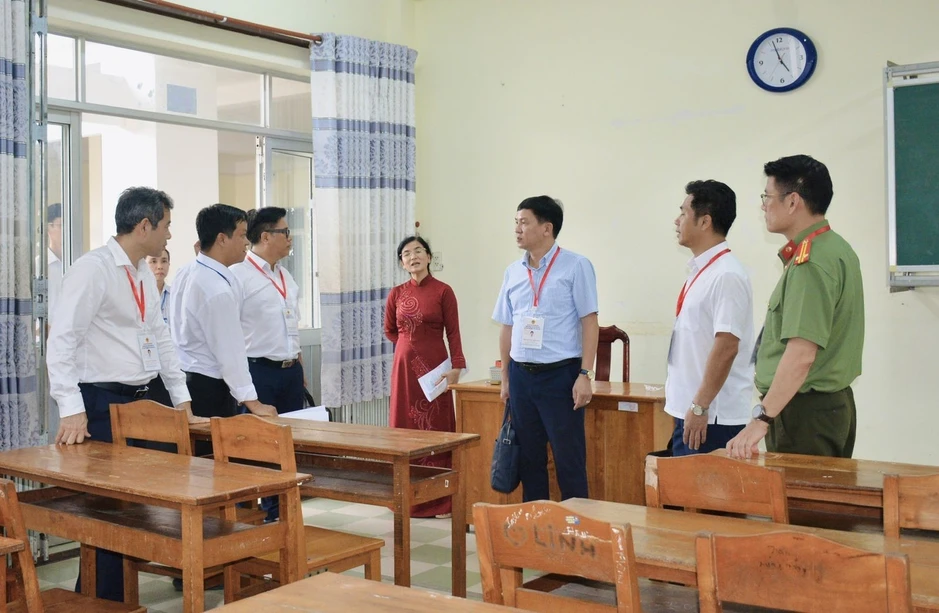 Gần 1,2 triệu thí sinh làm thủ tục dự thi Tốt nghiệp THPT: 7 nguyên tắc vàng làm bài trắc nghiệm Gần 1,2 triệu thí sinh làm thủ tục dự thi Tốt nghiệp THPT: 7 nguyên tắc vàng làm bài trắc nghiệm