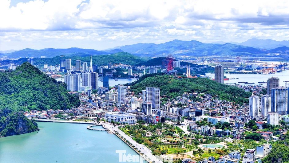 Gần 100 % hộ dân đồng thuận thành lập thành phố Quảng Ninh năm 2026 Gần 100 % hộ dân đồng thuận thành lập thành phố Quảng Ninh năm 2026