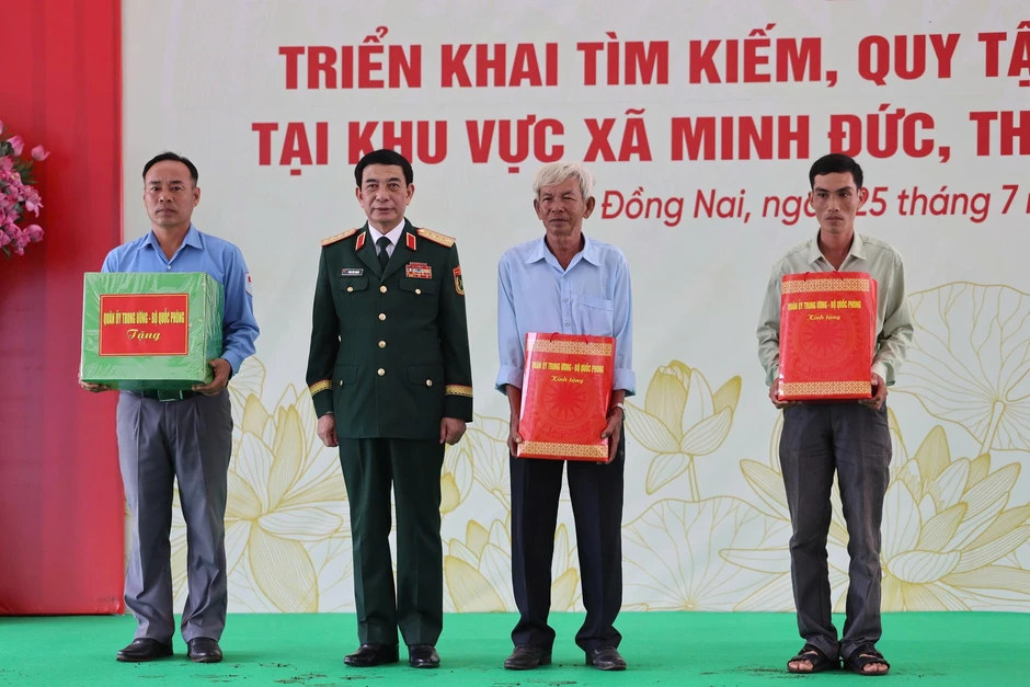 Gần 1.500 hài cốt liệt sĩ được quy tập trong 4 tháng Gần 1.500 hài cốt liệt sĩ được quy tập trong 4 tháng