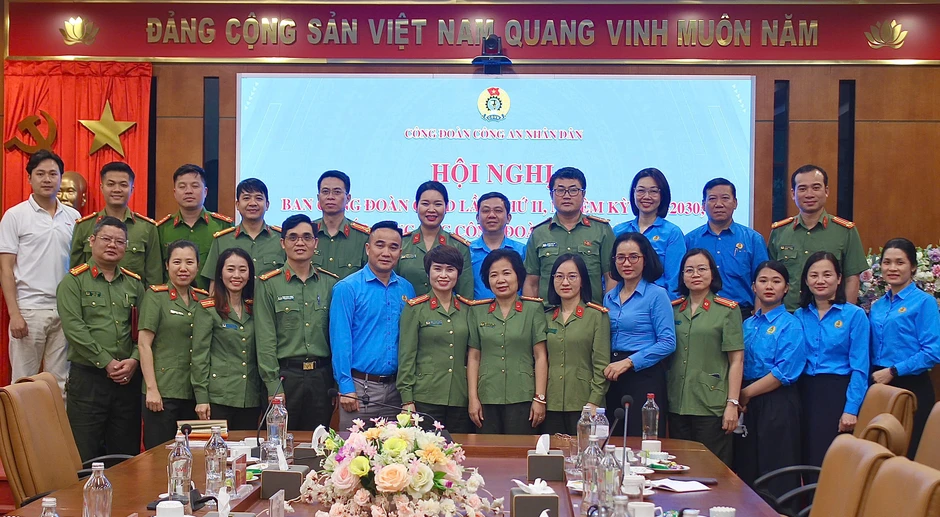Gần 25 nghìn đoàn viên công đoàn, người lao động trong CAND được chăm lo trong dịp Tết Nguyên đán Bính Ngọ Gần 25 nghìn đoàn viên công đoàn, người lao động trong CAND được chăm lo trong dịp Tết Nguyên đán Bính Ngọ