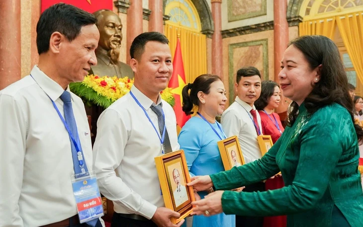 Gần 500 lao động nước ngoài ở doanh nghiệp FDI tại Bắc Ninh vào Công đoàn Gần 500 lao động nước ngoài ở doanh nghiệp FDI tại Bắc Ninh vào Công đoàn