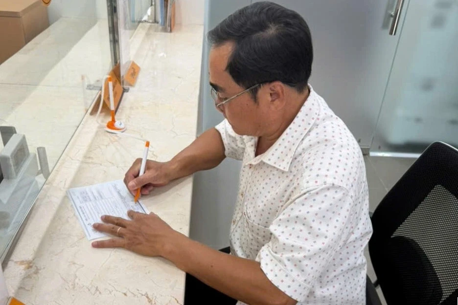 Gần 750 triệu đồng từ Bắc Ninh "lạc" về Cà Mau Gần 750 triệu đồng từ Bắc Ninh "lạc" về Cà Mau