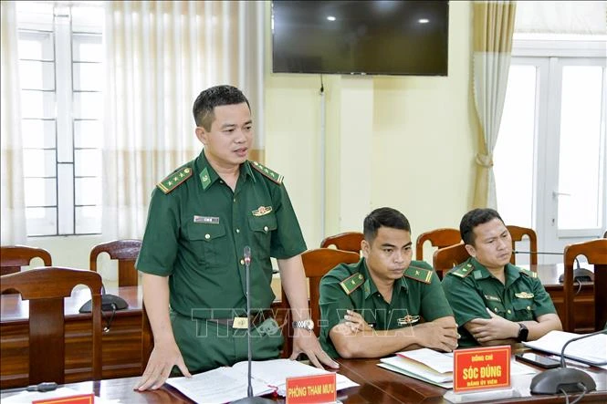 Gắn công tác lịch sử quân sự với nhiệm vụ quản lý, bảo vệ chủ quyền lãnh thổ Gắn công tác lịch sử quân sự với nhiệm vụ quản lý, bảo vệ chủ quyền lãnh thổ
