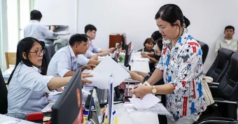 Gắn đổi mới thể chế với đổi mới công tác cán bộ