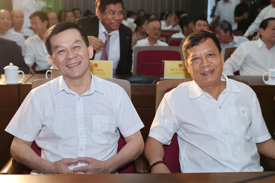 Gặp gỡ xúc động trong buổi trở về nghĩa tình Gặp gỡ xúc động trong buổi trở về nghĩa tình