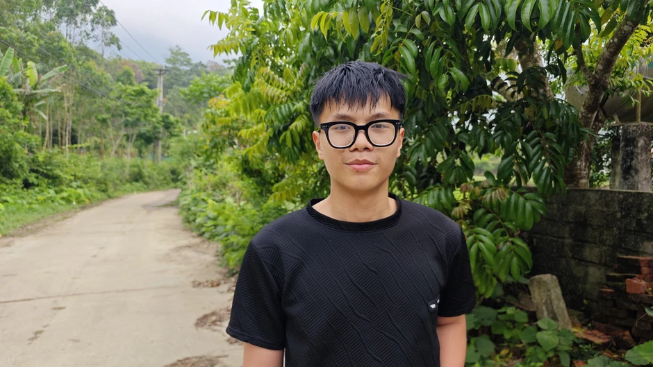 Gặp nam sinh vừa trở về sau khi lạc 37 tiếng giữa rừng núi Tam Đảo: Bám theo dòng nước, ngủ trên vách đá Gặp nam sinh vừa trở về sau khi lạc 37 tiếng giữa rừng núi Tam Đảo: Bám theo dòng nước, ngủ trên vách đá