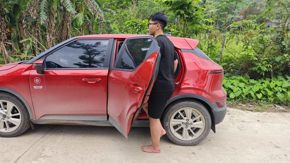 Gặp nam sinh vừa trở về sau khi lạc 37 tiếng giữa rừng núi Tam Đảo: Bám theo dòng nước, ngủ trên vách đá Gặp nam sinh vừa trở về sau khi lạc 37 tiếng giữa rừng núi Tam Đảo: Bám theo dòng nước, ngủ trên vách đá