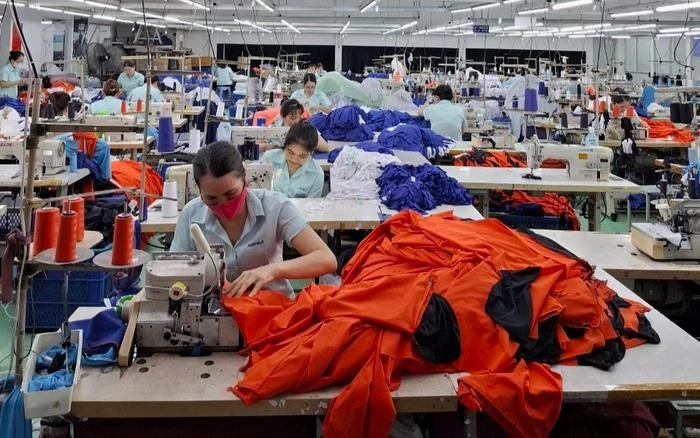 Giá điện buổi tối đắt gấp 3 lần, doanh nghiệp bắt đầu tính lại ca sản xuất Giá điện buổi tối đắt gấp 3 lần, doanh nghiệp bắt đầu tính lại ca sản xuất