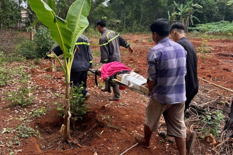 Giải cứu người đàn ông rơi xuống giếng sâu 35 m ở TP HCM Giải cứu người đàn ông rơi xuống giếng sâu 35 m ở TP HCM