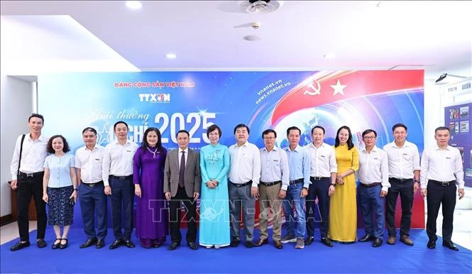 Giải thưởng Báo chí TTXVN 2025: Lan tỏa giá trị, nâng tầm thương hiệu Giải thưởng Báo chí TTXVN 2025: Lan tỏa giá trị, nâng tầm thương hiệu