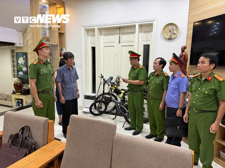 Giám đốc Ban QLDA Đầu tư xây dựng và Phát triển đô thị TP Huế bị khai trừ Đảng Giám đốc Ban QLDA Đầu tư xây dựng và Phát triển đô thị TP Huế bị khai trừ Đảng