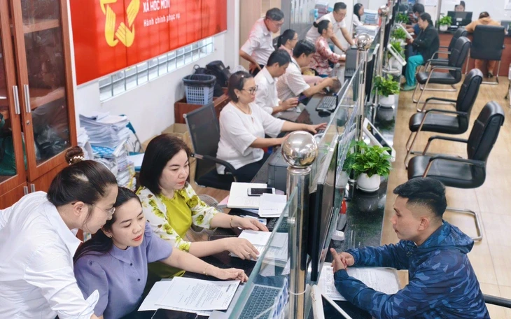 Giám đốc sở của TP.HCM được chọn người giỏi vào công chức, không thi tuyển: Luật cần sớm phân quyền!