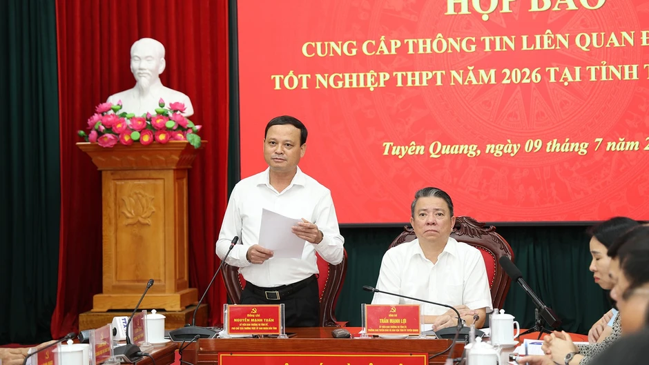 Gian lận thi cử tại Tuyên Quang: Ai chỉ đạo cho giáo viên nhắc bài học sinh? Gian lận thi cử tại Tuyên Quang: Ai chỉ đạo cho giáo viên nhắc bài học sinh?